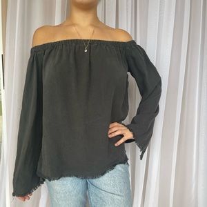 Anthropologie Cloth & Stone Shoulder Off Top Color Black.Size M